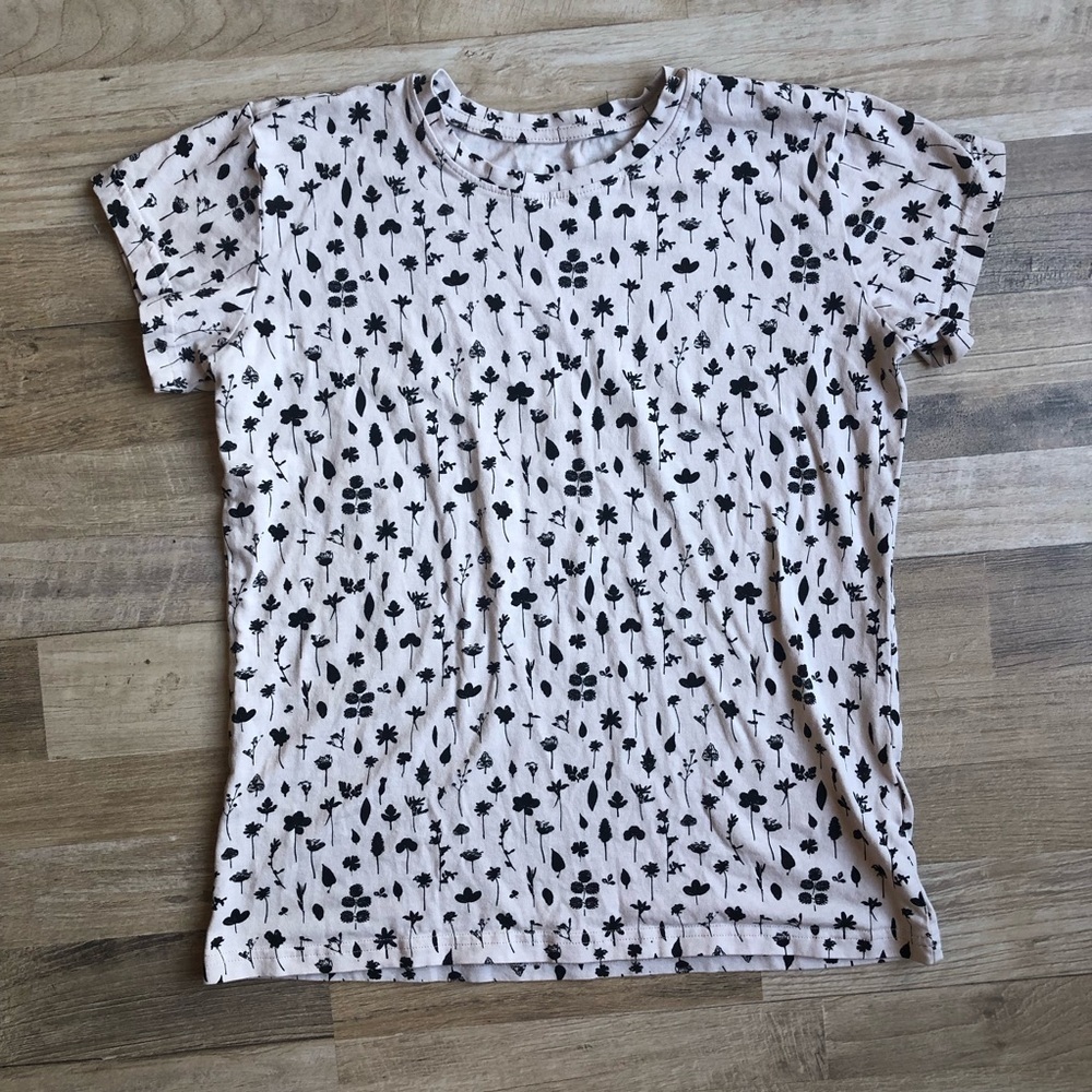 Free Form Womens Sz M Tee Shirt Cream Nature Outdoors Graphic Floral Art to Wear